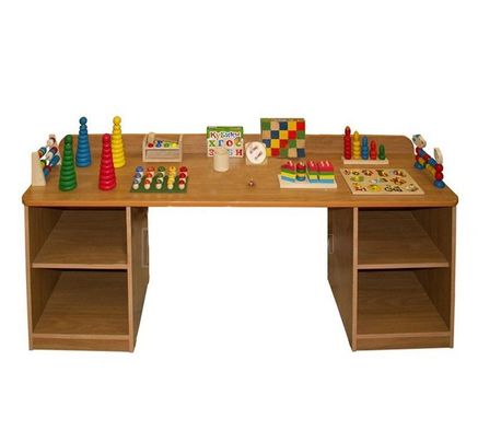 Дидактический стол с набором игрушек