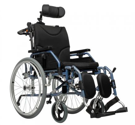 Функциональное кресло-коляска для инвалидов Delux 550