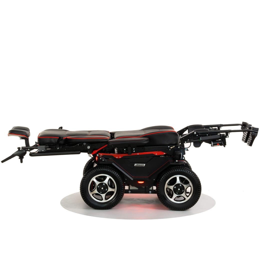 Кресло-коляска с электроприводом вездеходная Caterwil Ultra 4WD Horizont