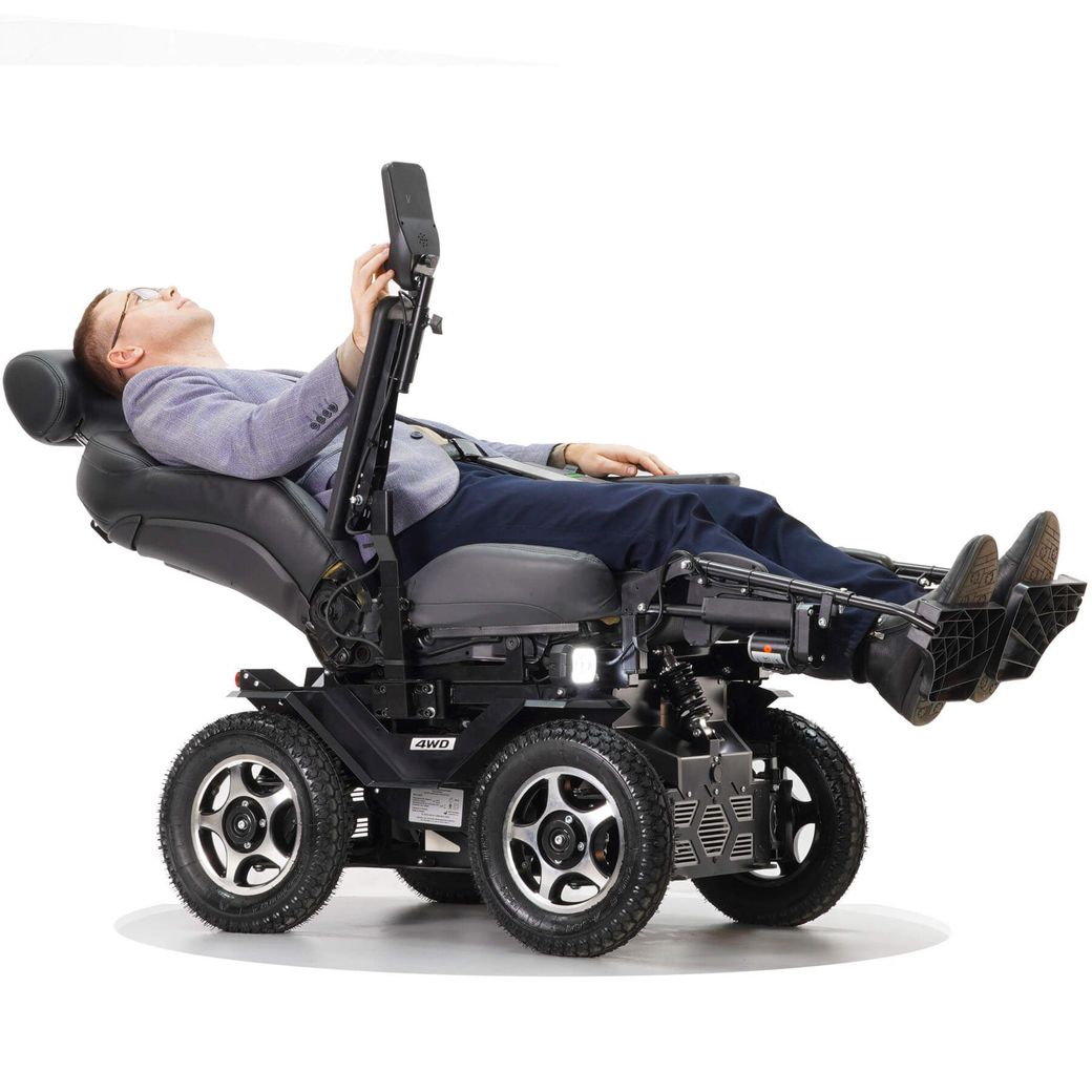 Кресло-коляска с электроприводом высокой проходимости Caterwil Ultra 4WD Lux