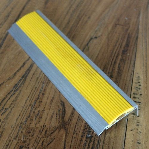 Накладка на ступени HS-D50 угловая L-2м жёлтая