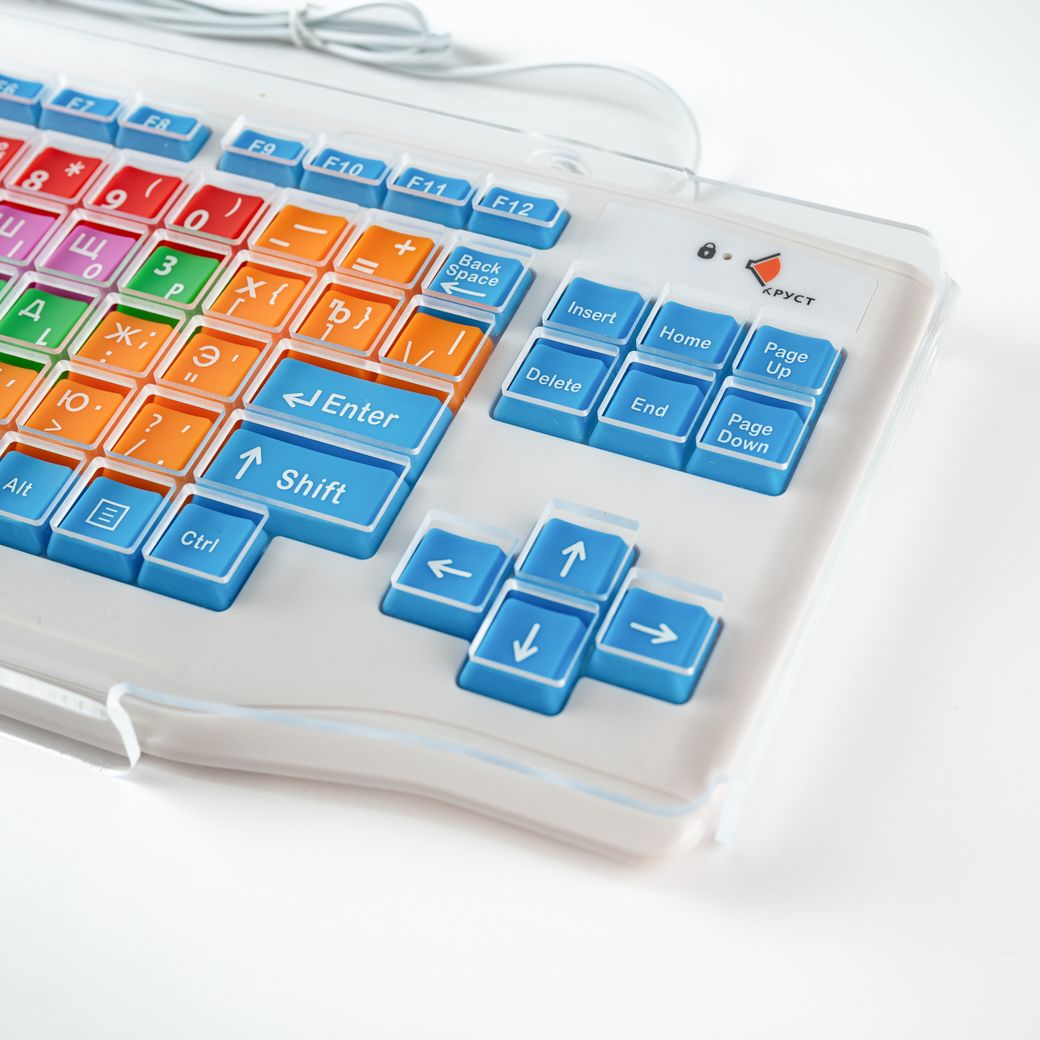 Клавиатура с большими кнопками  и накладкой для людей с ограниченными возможностями