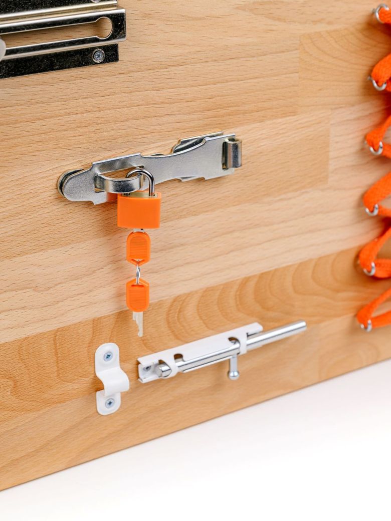 Панель настенная с тренажерами 201.3