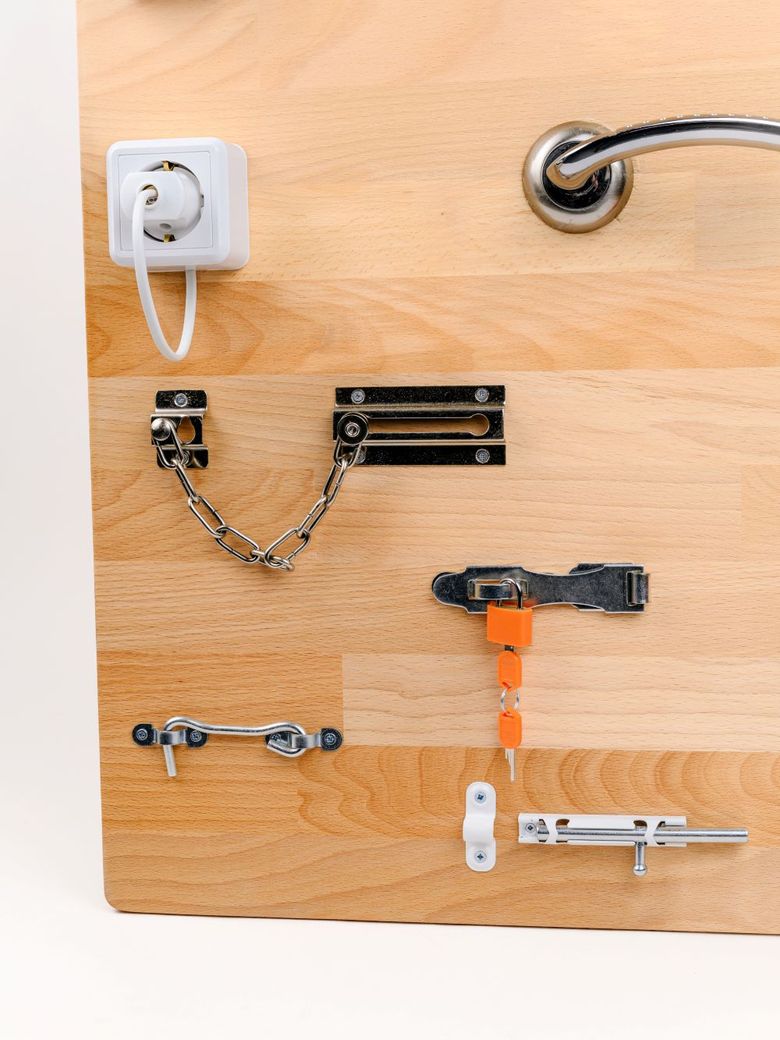 Панель настенная с тренажерами 201.3