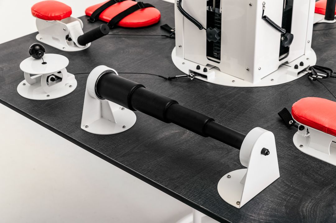 Многофункциональный стол для разработки мелкой моторики рук