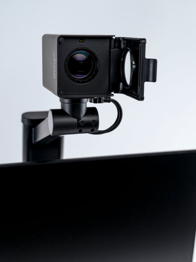 Электронный стационарный видеоувеличитель Luna Eye