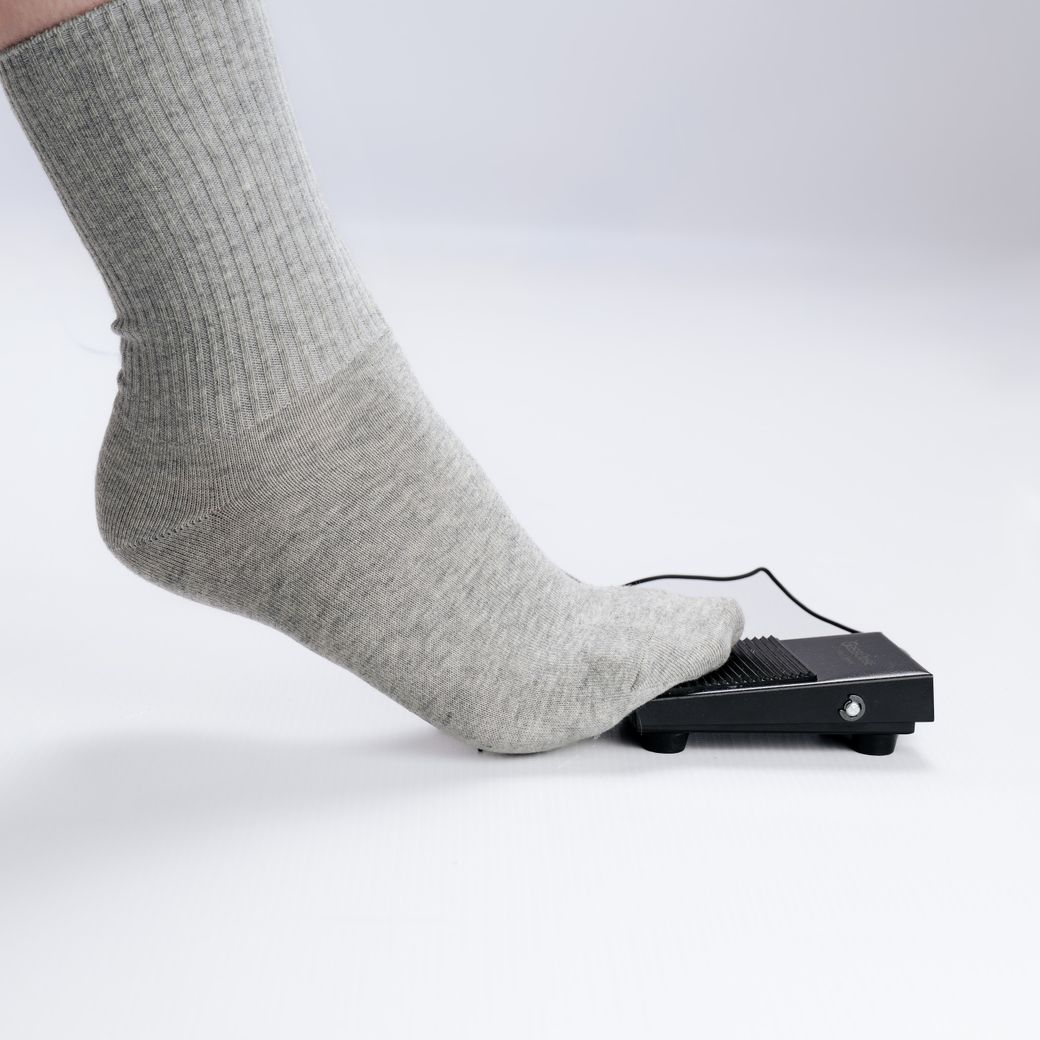 Foot Switch (ножной переключатель для системы айтрекинга)