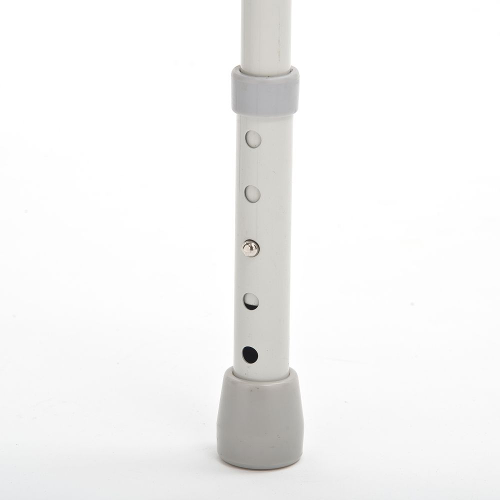 Стул с санитарным оснащением для инвалидов FS693