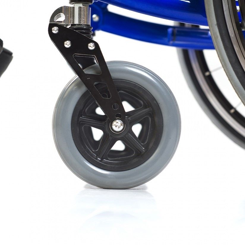 Функциональное кресло-коляска для инвалидов Delux 530