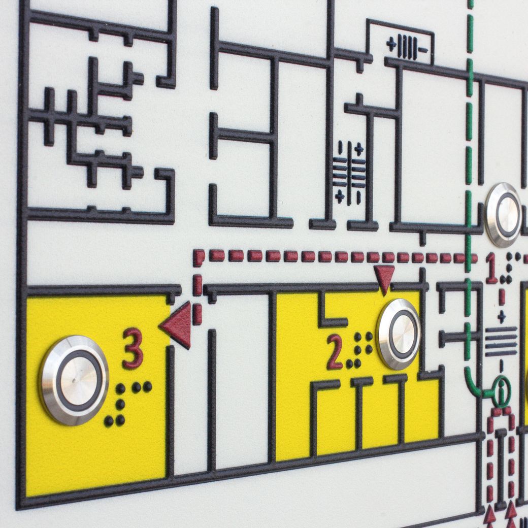 Тактильно-звуковая мнемосхема Лабиринт 1100х800 на конференц стойке