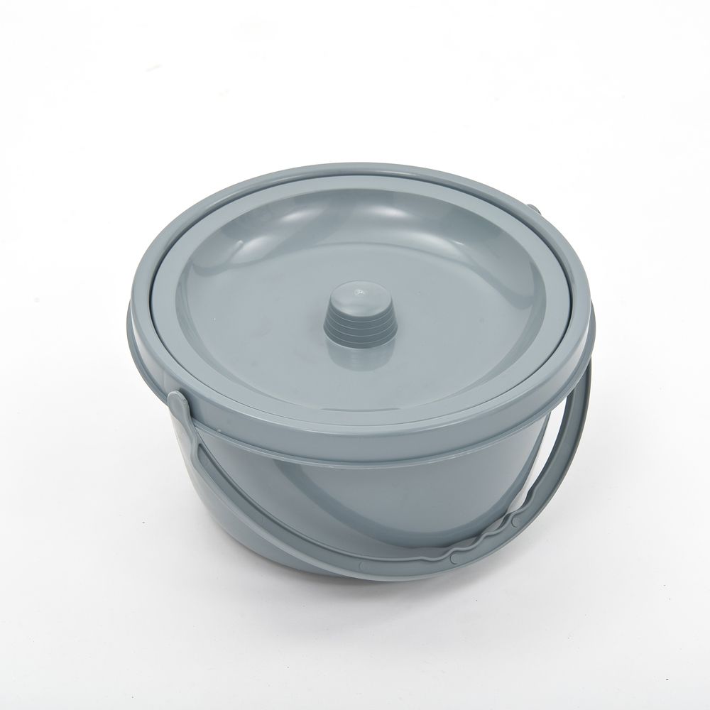 Стул с санитарным оснащением для инвалидов FS693