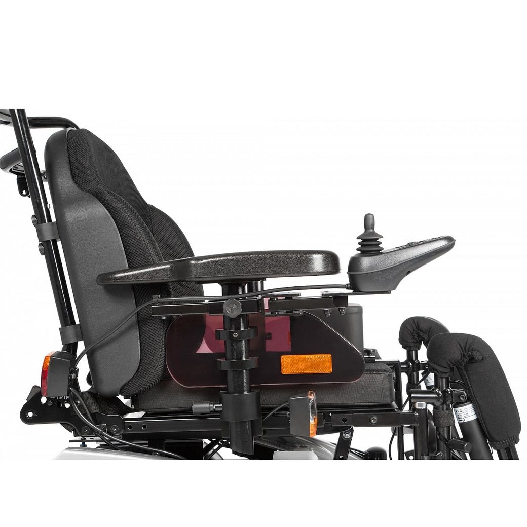 Кресло-коляска для инвалидов  с электроприводом Pulse 370