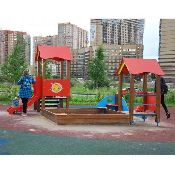 Песочный дворик с горкой