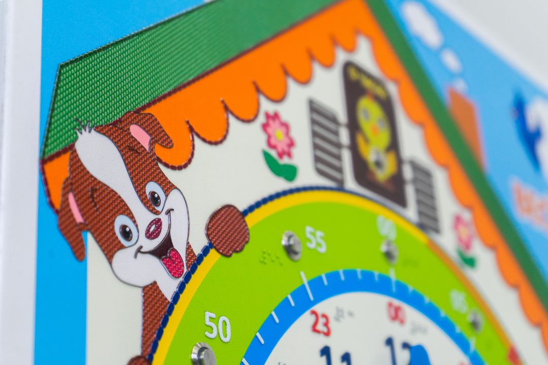 Стенд тактильно-звуковой обучающий Веселое время с индукционной системой 840х640