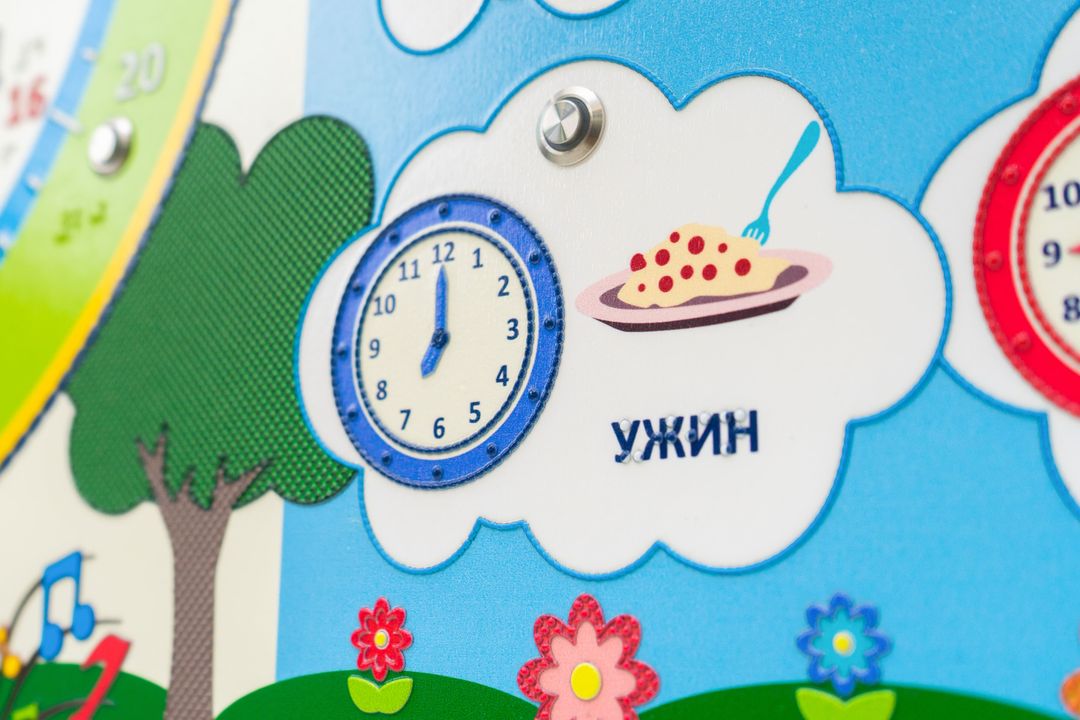 Стенд тактильно-звуковой обучающий Веселое время 840х640