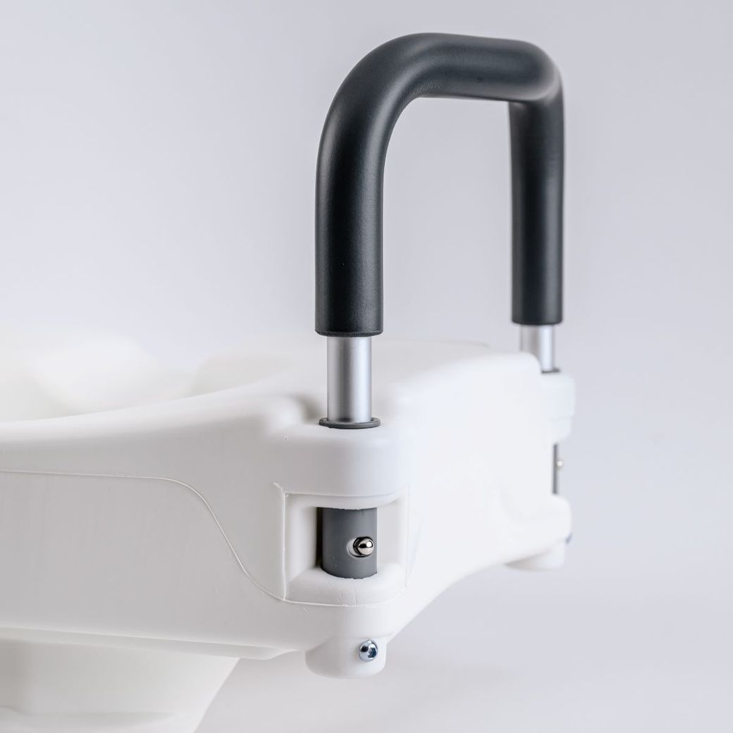 Насадка на унитаз СапТой 200