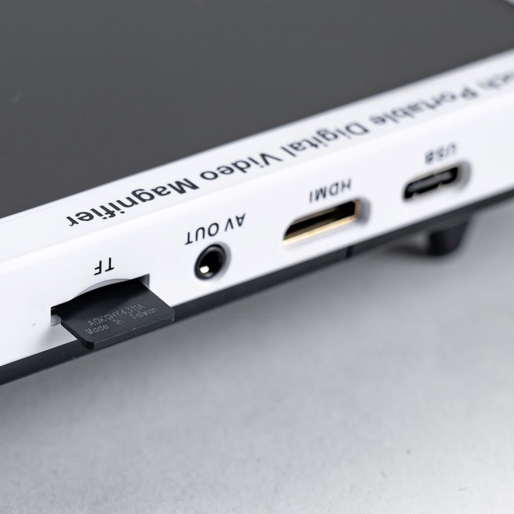 Электронный ручной видеоувеличитель EVM35